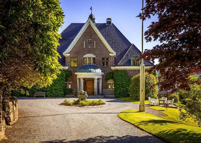 Luxury Historic With Private Coastline