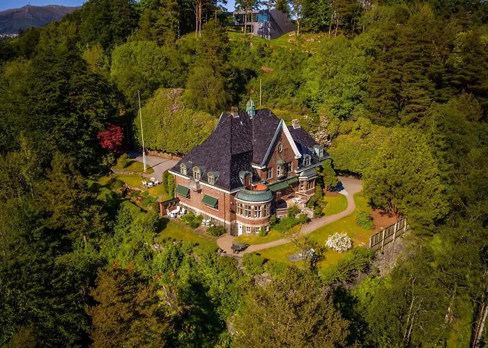 Luxury Historic With Private Coastline *