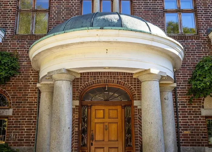 Luxury Historic With Private Coastline *