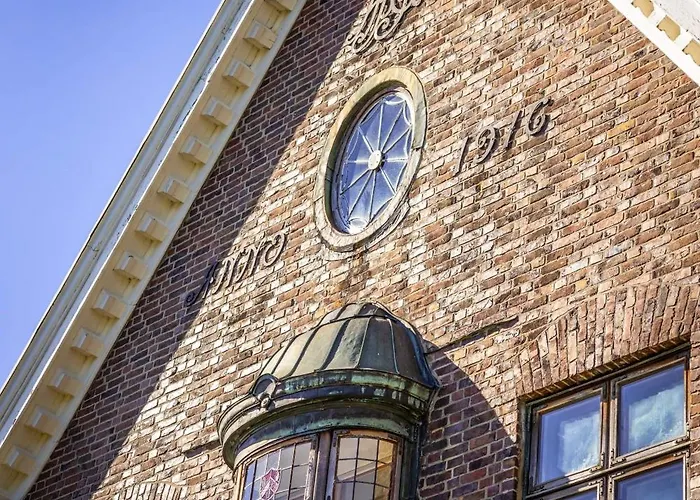 Luxury Historic With Private Coastline *