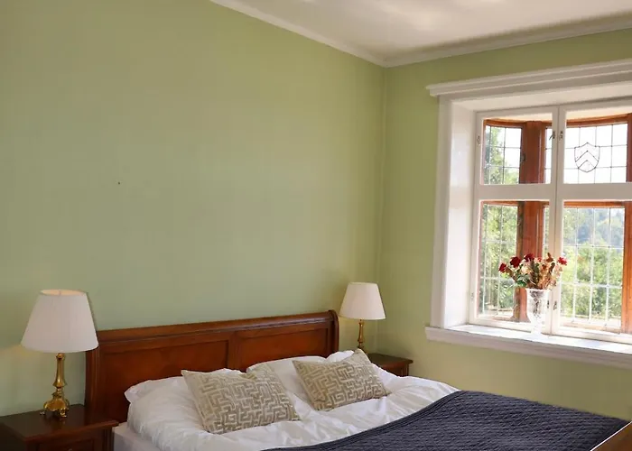 Luxury Historic With Private Coastline וילה