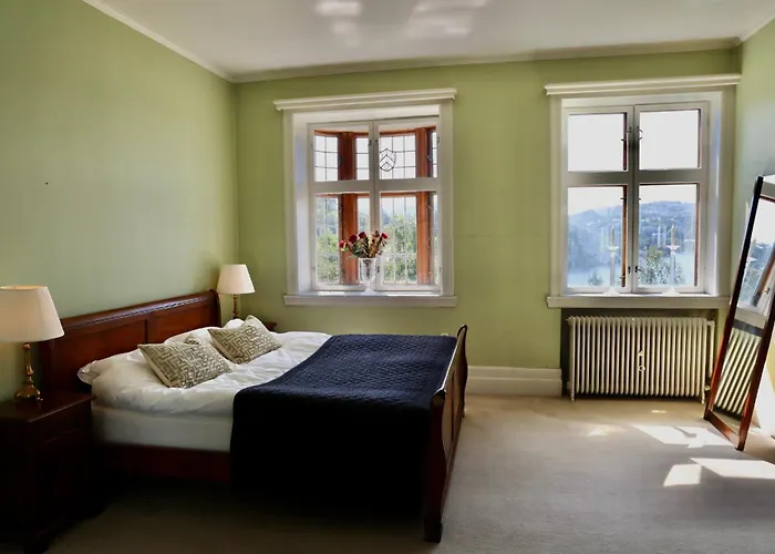 Luxury Historic With Private Coastline וילה